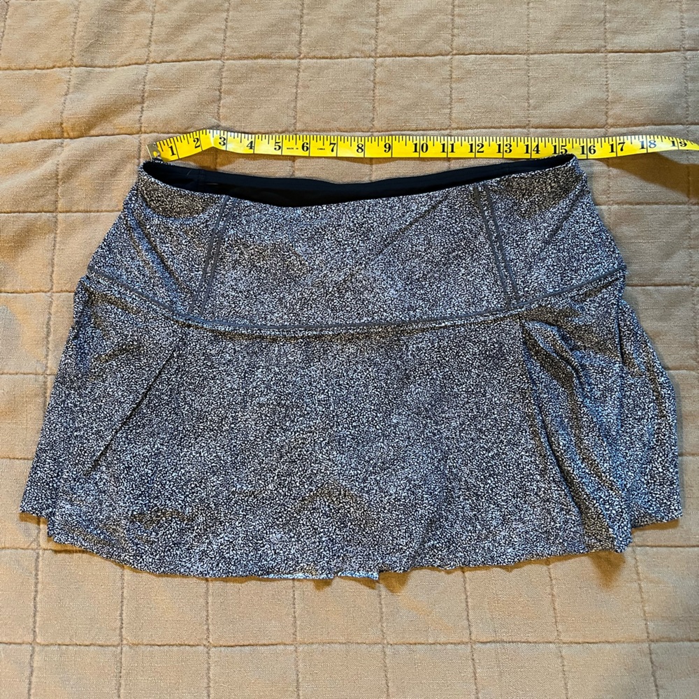 Lululemon Lost in Pace Skirt - Size 10 - Picture 7 of 9